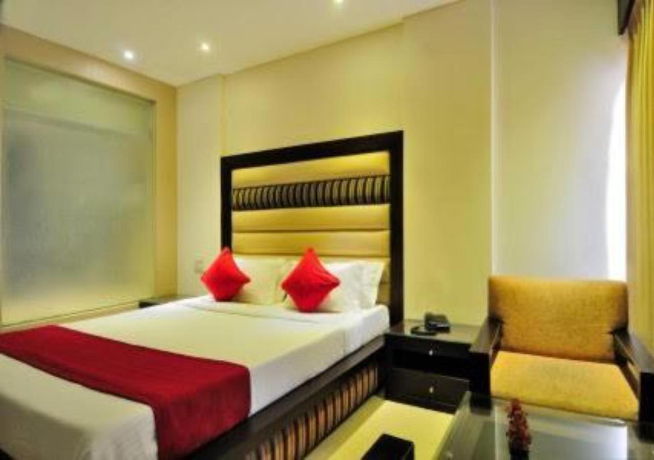 Hotel Landmark Chandigarh Ngoại thất bức ảnh